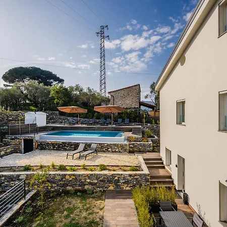 - Bilocale Con Piscina E Vista Colline * Rapallo
