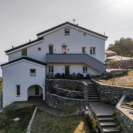 Apartmán - Bilocale Con Piscina E Vista Colline
