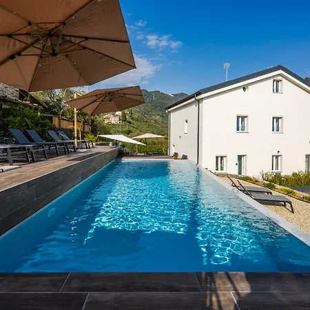 - Bilocale Con Piscina E Vista Colline