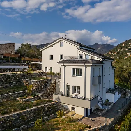- Bilocale Con Piscina E Vista Colline Rapallo