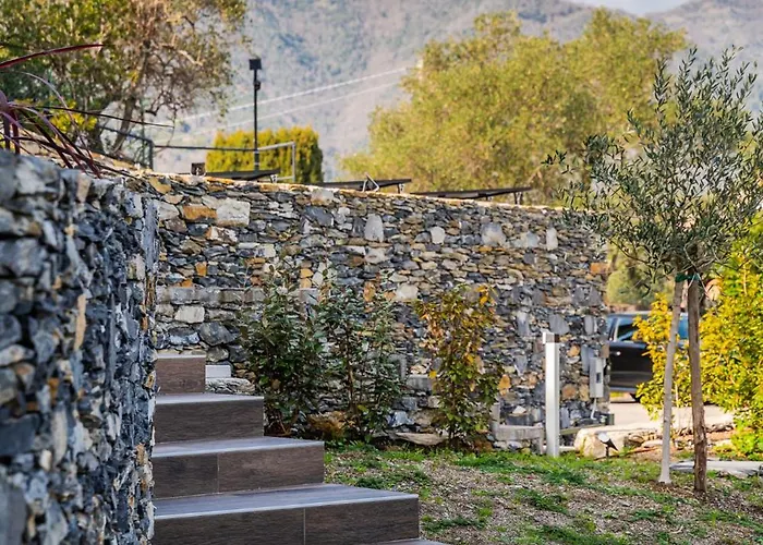 - Bilocale Con Piscina E Vista Colline * Rapallo