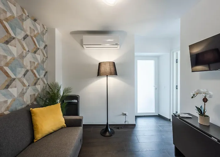 - Bilocale Con Piscina E Vista Colline Appartement